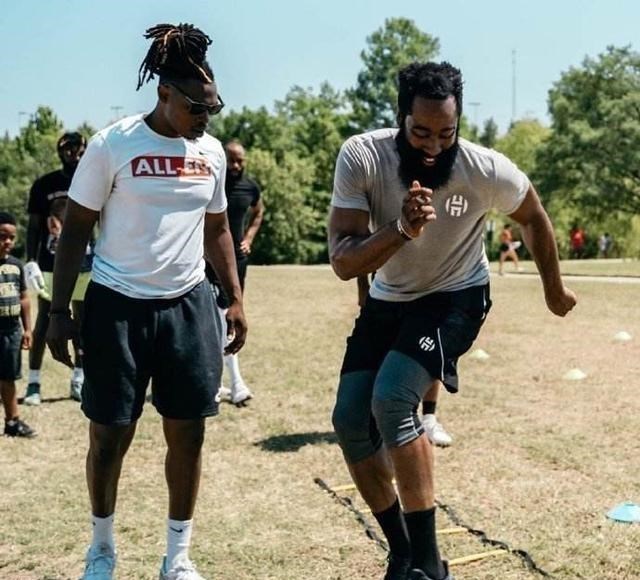 「詹姆斯·哈登」复赛还没打，火箭连遭2大重击！5小群龙失首，哈登夺冠大计或泡汤