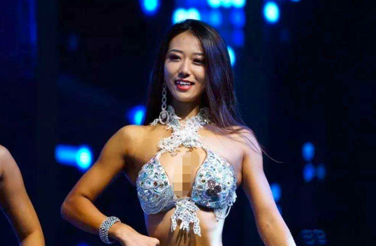 释小龙|曾因太美“迷晕”了释小龙，随后却嫁给黑人生子，如今的颜值“一言难尽”！