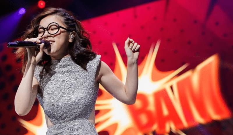 自以为是 亚洲天后 伦敦开演唱会却 门庭冷清 路上行人都被拉去听歌 国际资讯 存满娱乐网