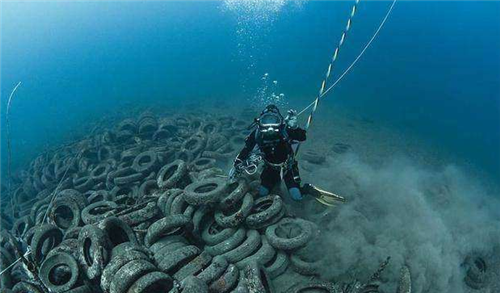 [中国卫星]中国卫星发现一块“新大陆”面积有350万平方公里，正加速在向我国靠拢