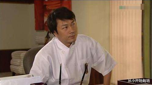 黎耀祥|黎耀祥抛弃相恋11年发妻，转身娶了梁耀莲，坦言：感情中没有对错