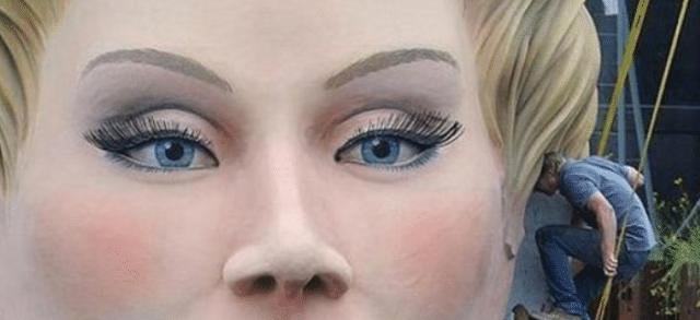 「玛丽莲·梦露」英国“最污”的雕像，每天吸引万名游客观赏，女游客不让老公看