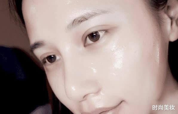 |精华液可以直接上脸吗？小心长闭口又伤脸，赶快学正确的使用方法