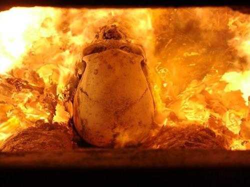 黄金价格|2000度的高温,人人都可以出舍利子,而泰国却每年出口中国36吨