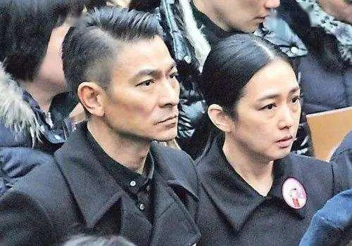 黄晓明|与黄晓明恋爱3年无果，34岁风情难挡却仍单身