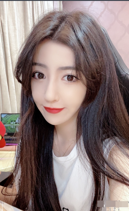 一条小团团|斗鱼一姐小团团露脸直播，颜值、体重双双翻车，这是第二个乔碧萝？