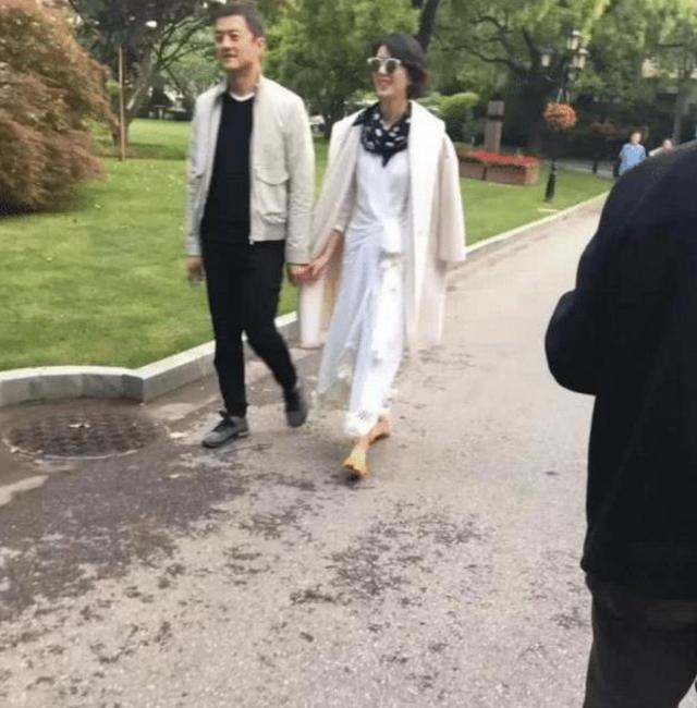 本田冠道|传生意低迷后，李亚鹏4S店看千万级豪车，多次趴窗咨询却空手而归