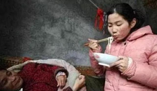 女孩|女孩高考只考47分，爷爷含泪提出复查试卷，看到试卷后全家沉默了