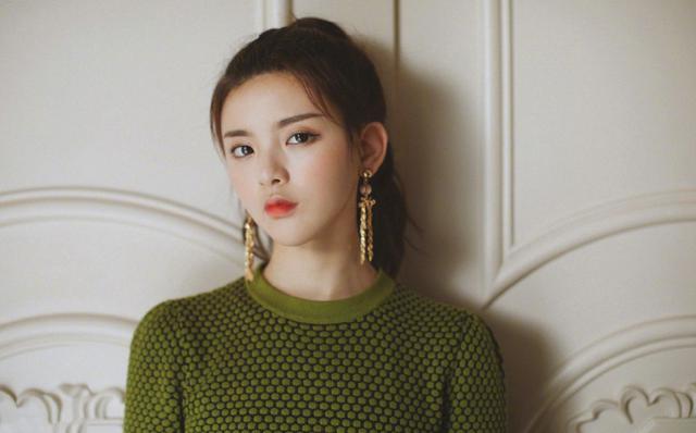 杨超越|同团不同命，孟美岐稳坐导师席杨超越成一线流量，剩余者籍籍无名
