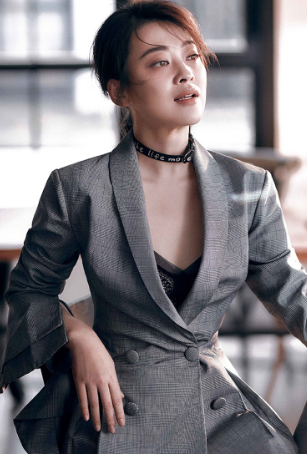 赵薇|曾与赵薇“争视后”，因梅婷被剧组赶走获41万，今星途尽毁“无人敢用”！
