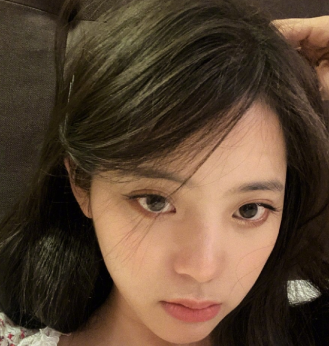 欧阳娜娜|欧阳娜娜公开道歉：第一次遇到这种情况很自责，多数人选择不原谅