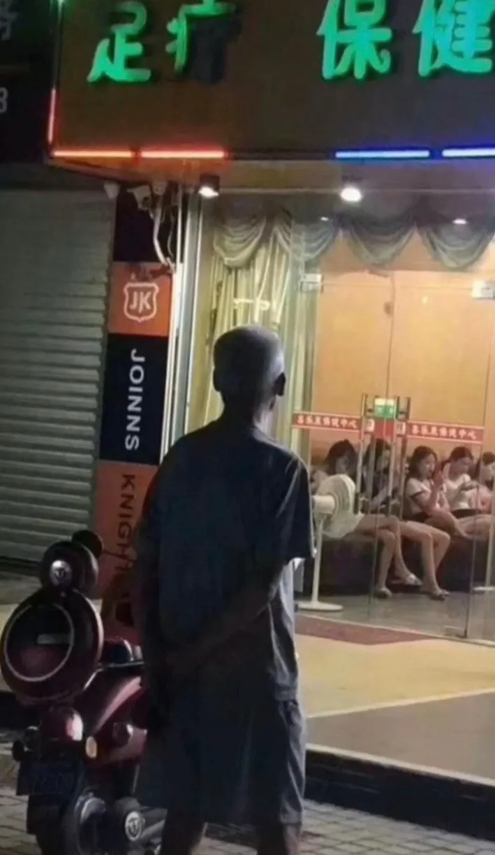 |“邻居花了30多万建的房子，总感觉哪里不对劲，是因为柱子吗？”