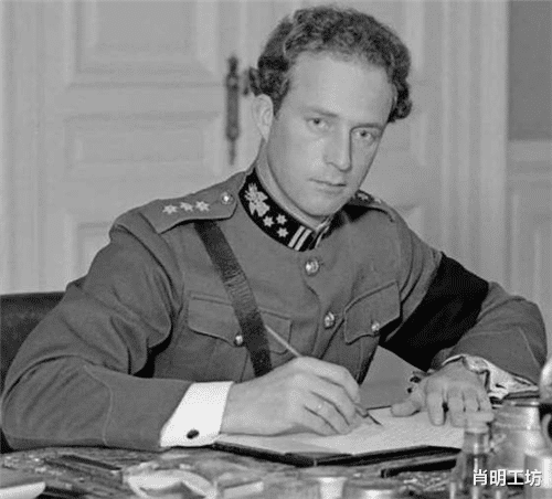 『蟒蛇』蛇究竟能有多长？二战飞行员从空中拍到一条巨蛇，至今无人敢信