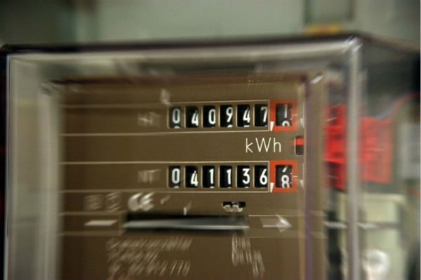光线新媒 改装家中电表 5年偷电金额达10万余元