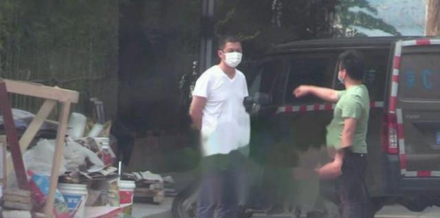 本田冠道|传生意低迷后，李亚鹏4S店看千万级豪车，多次趴窗咨询却空手而归