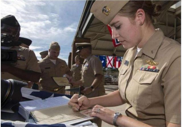 3000多名美國女兵阿富汗遭侵犯，海軍成重災區，大量女兵艦上懷孕-圖6