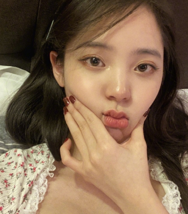 欧阳娜娜|欧阳娜娜公开道歉：第一次遇到这种情况很自责，多数人选择不原谅