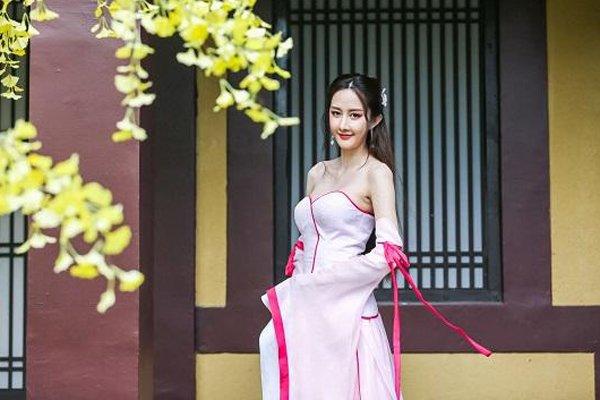 跟错导演跌到18线,沦为"抖音网红",如今却坐拥千万粉丝