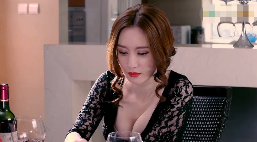 张萌|她搭戏胡歌一炮而红，为拍戏隐瞒怀孕导致胎死腹中，如今活成这样