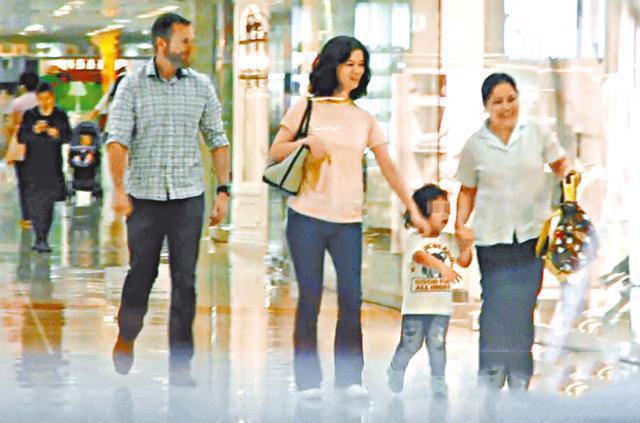 周星驰|前员工受访曝周星驰隐私，星爷可能一直单身但外出需有人陪着睡