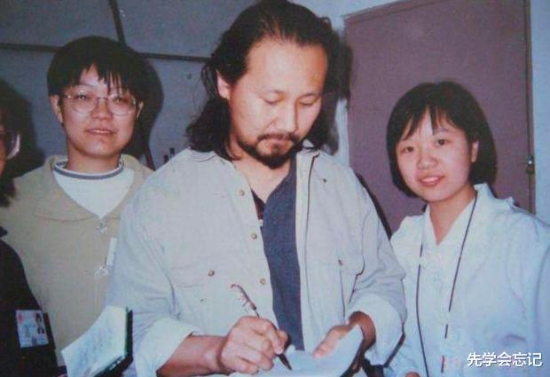腾格尔|4年心血被“毁”，隐忍了3544天的腾格尔，7天前的“报复”真解恨