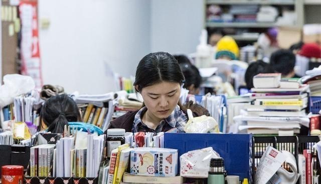 白湘菱|班主任披露白湘菱历史B+原因，网友猜测全错，学生尤其学校要反思