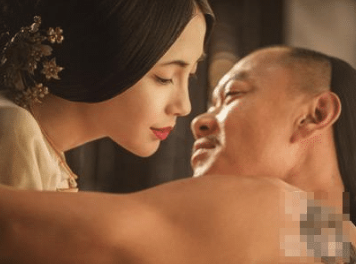 冯嘉怡|他演戏“占尽”baby便宜，不温不火怒而从商，今功成名就身价上亿