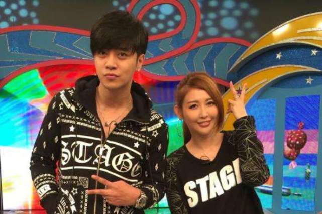 「罗志祥」当女艺人“倒立劈叉”，主持人的手不是亮点，罗志祥才是尬？