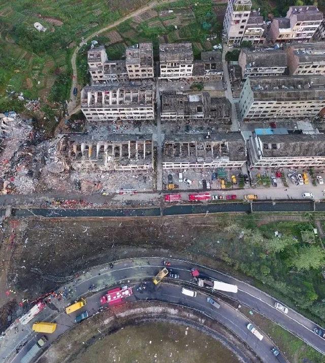 叙利亚：从这辆油罐车的身上，我看到了战争的恐怖