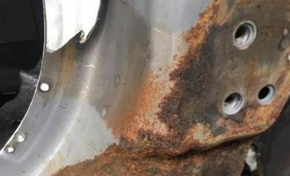 【新车】被央视315点名批评的3款“生锈王”，车身多处生锈腐烂，后悔死了