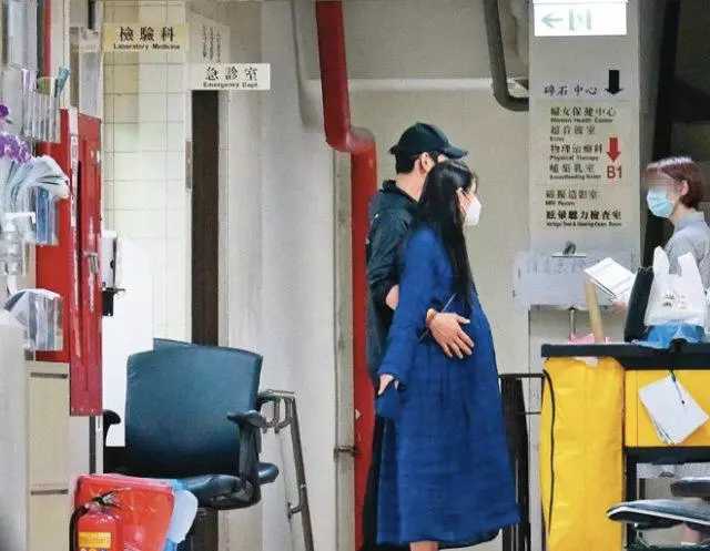 郭碧婷|郭碧婷产子细节曝光: 医院简陋宝宝物品敷衍，生产中向太根本不在