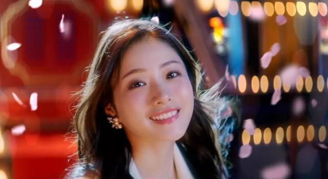 奥黛丽·赫本|全球公认“最标致”的5大女星，中国唯有她上榜，原来是熟悉的她