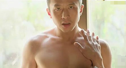 中央戏剧学院|因“长得丑”而无戏可拍，曾被中戏拒绝数次，如今红过邓超