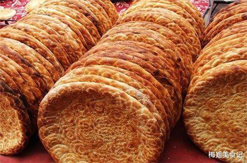 唐朝百姓一日两餐,偏远地方每日吃三餐,饮食结构以饼子和米饭为主.