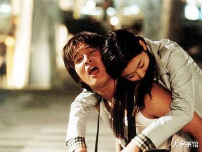 印度@一印度美女来到中国，看到一幕不解：中国男人怎么这样？