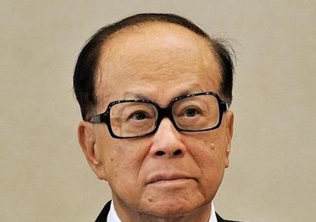 何鸿燊|他能勒索李嘉诚10个亿,却败给了赌王何鸿燊!为此还搭上了自己