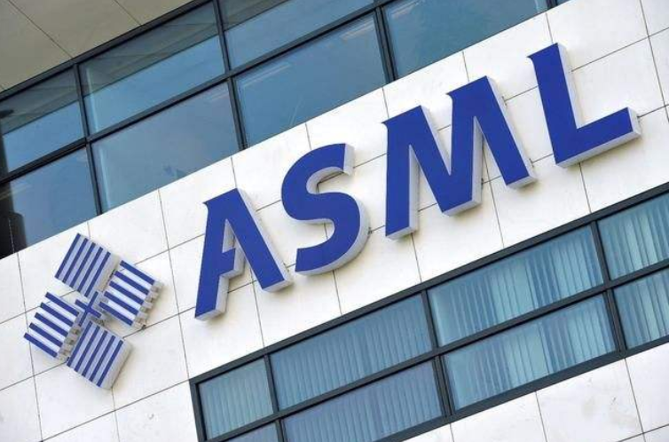 [光刻机]任正非没想到来得这么快，中芯国际突然宣布，台积电很无奈