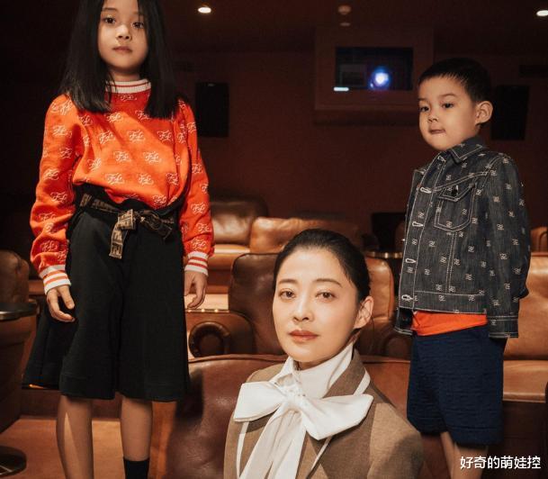 |有种“基因”叫梅婷，7岁女儿越长越美，黑眼圈都跟妈妈如出一辙