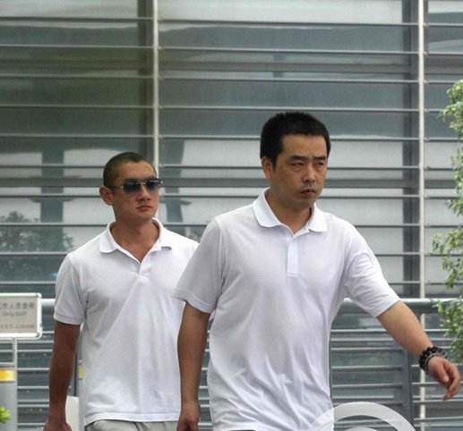 汪雨追到香港找张敏,向华胜突然出现:来我的地盘,看你还能如何