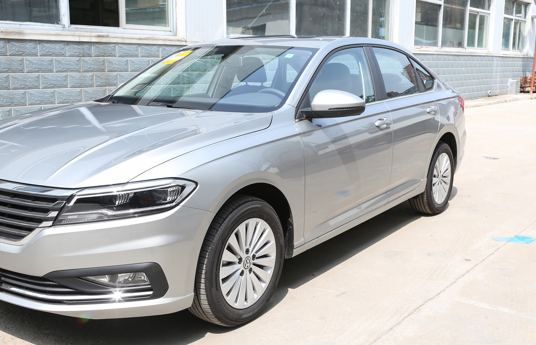 大众朗逸@1年卖出51万辆，3年只换雨刮条，车标是老百姓最爱