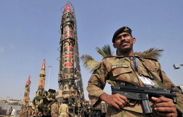 印度|印方有百万大军，却不敢打响第一枪？军事专家张召忠：开战即灭亡