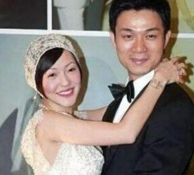 小S|被老公说“恶心”,恩爱的“遮羞布”下,小s的婚姻其实冷暖自知