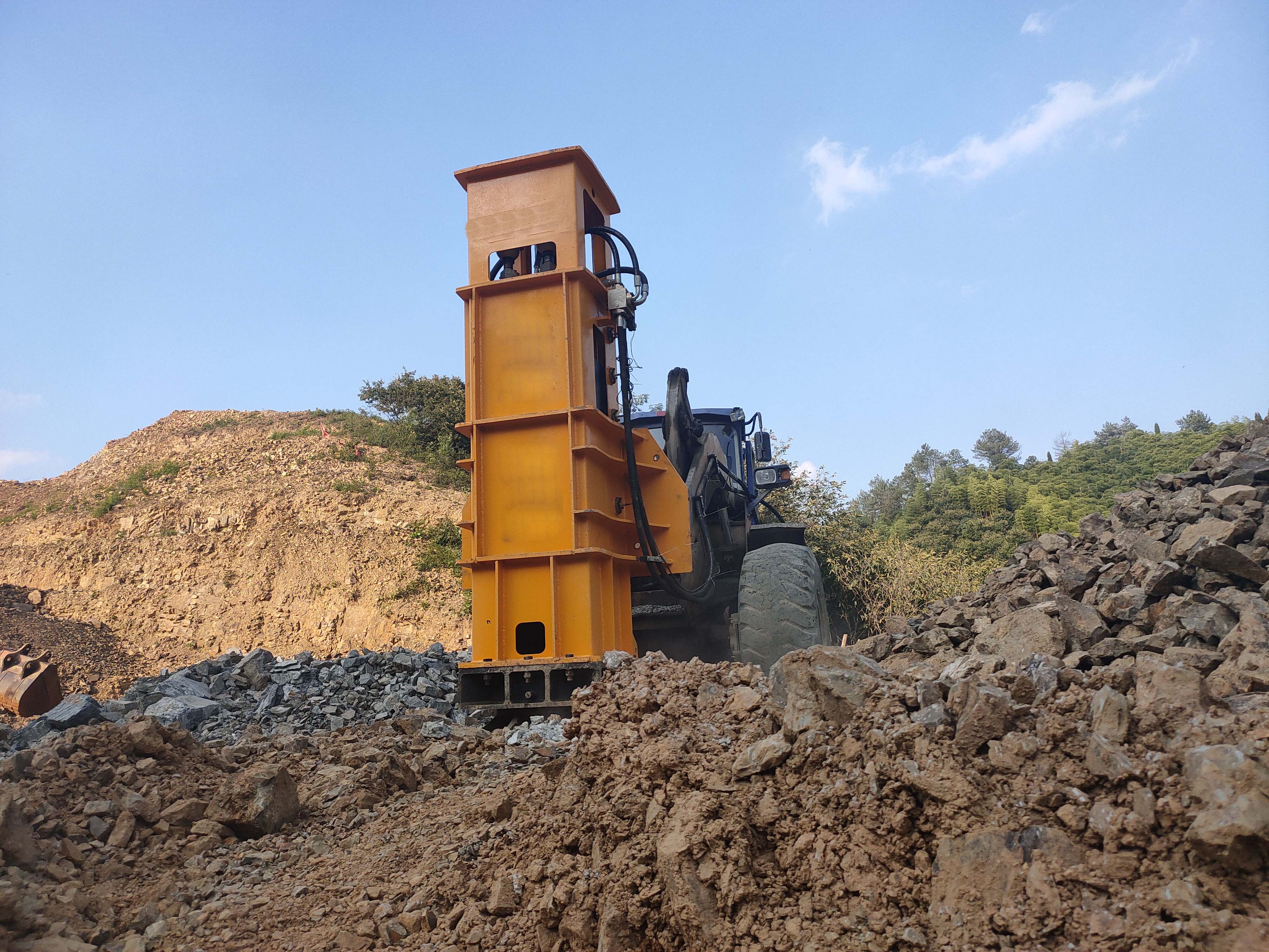 名副其实威派压路机 液压夯实机价钱是多少?高速液压夯实机出租租赁施工现场?