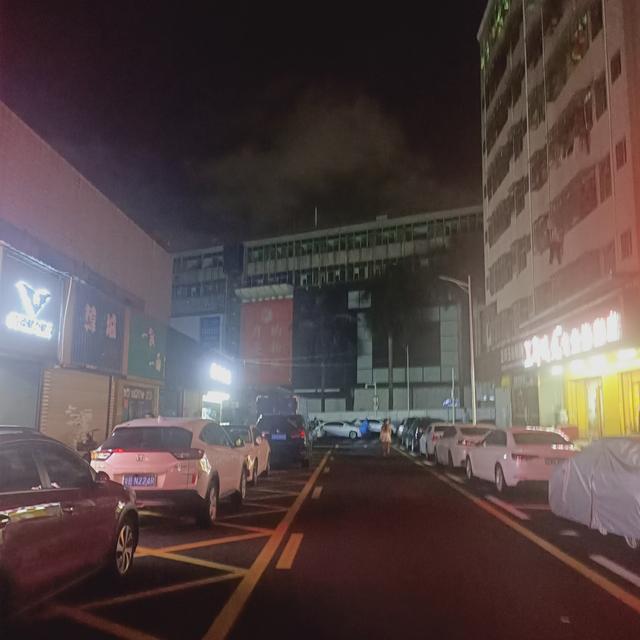 电子商务|实体店在电商的冲击下，该何去何从？