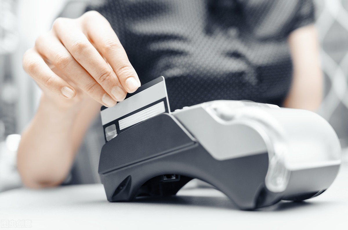 招商银行：招商银行疑似“大赦天下”大批网友表示：终于出黑屋了！