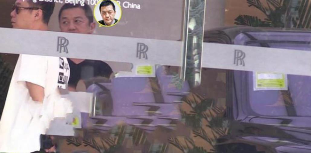 本田冠道|传生意低迷后，李亚鹏4S店看千万级豪车，多次趴窗咨询却空手而归