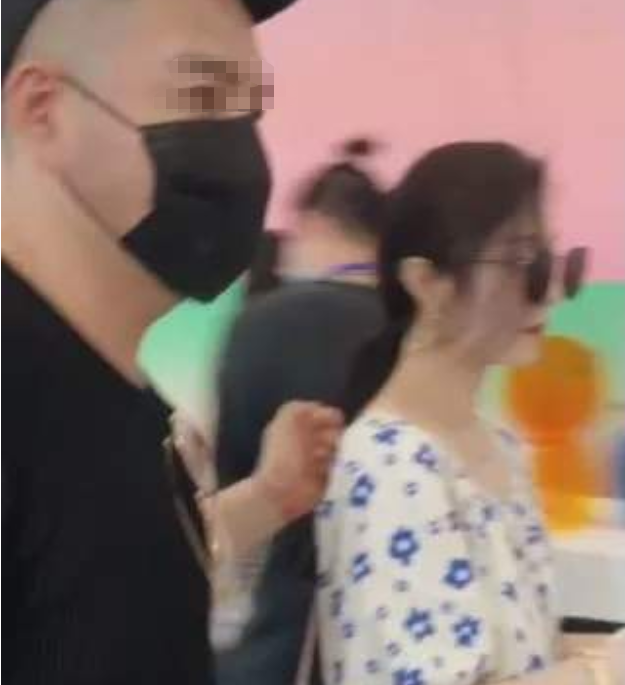 范冰冰|继李晨洪金宝后,范冰冰又公布新“大佬”?看清是谁:不敢相信!