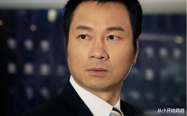 黎耀祥|黎耀祥抛弃相恋11年发妻，转身娶了梁耀莲，坦言：感情中没有对错