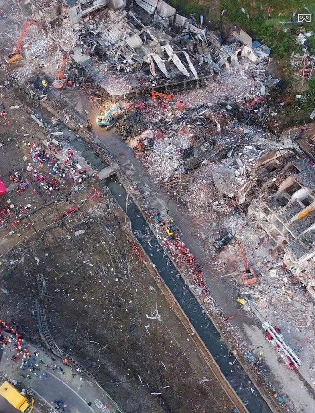 叙利亚：从这辆油罐车的身上，我看到了战争的恐怖