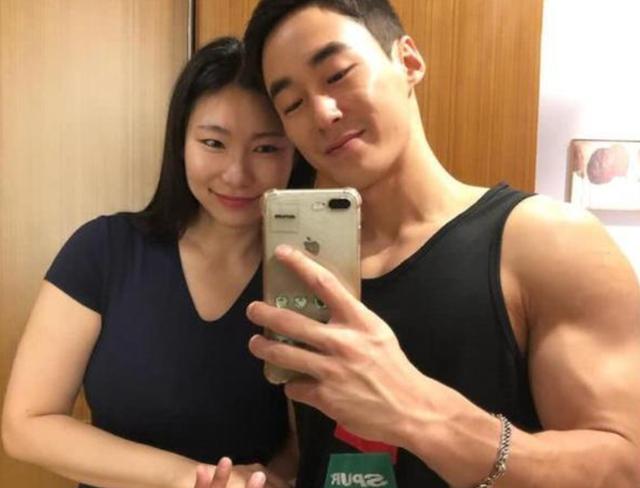 咸素媛|42岁阿姨倒追25岁小鲜肉，婚后生下双胞胎，与老公看似同龄人